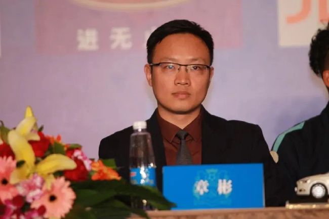 强插白虎妹