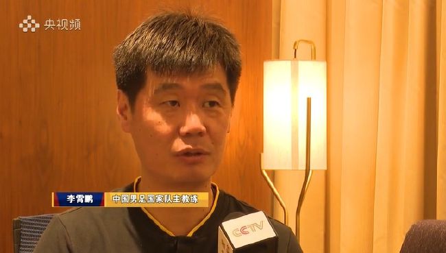 饭桌之下